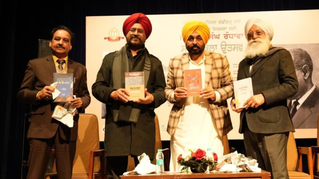 रंधावा उत्सव में पहुंचे CM भगवंत मान ने सुनाई कविताएं