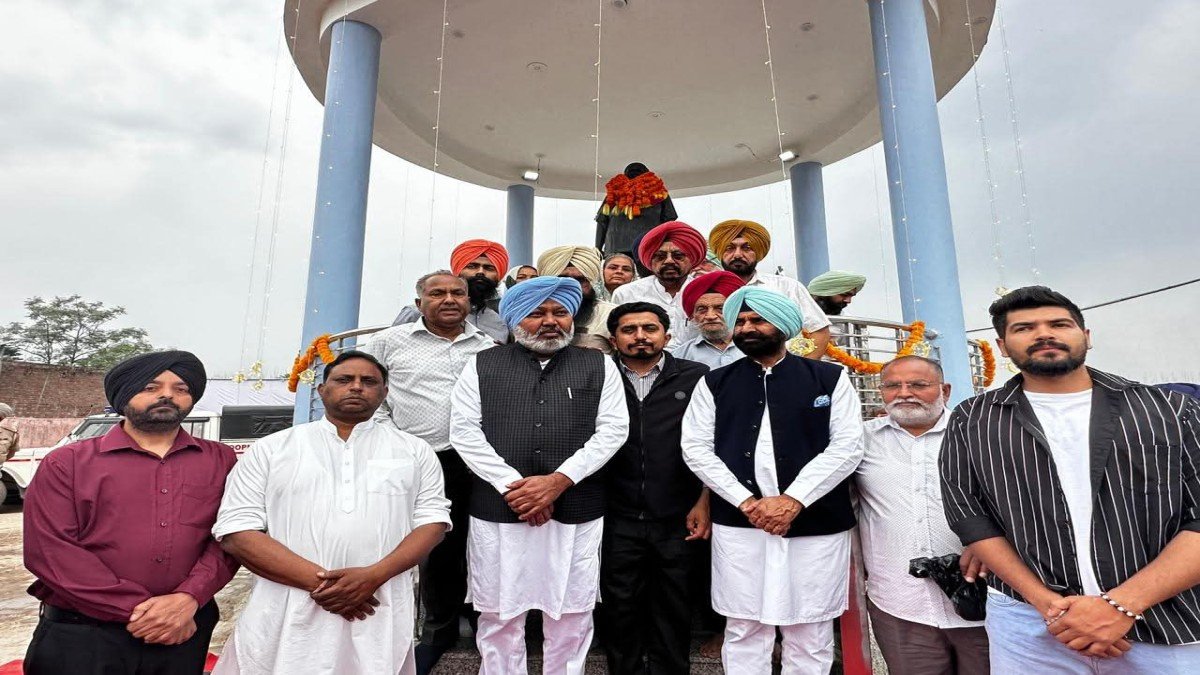 AAP नेताओं ने कांशी राम जी को दी श्रद्धांजलि, सामाजिक न्याय और समानता के लिए अपना प्रतिबद्धता दोहराई