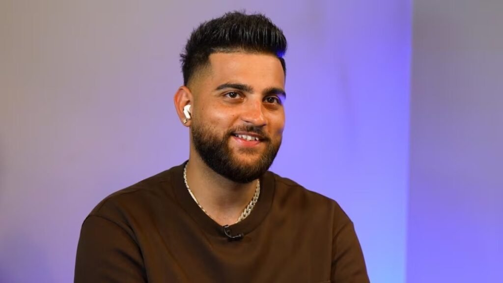पंजाबी सिंगर Karan Aujla  को बेंगलुरु शो से पहले नोटिस:छह गाने स्टेज पर नहीं गा पाएंगे, चंडीगढ़ के प्रोफेसर की शिकायत पर कार्रवाई