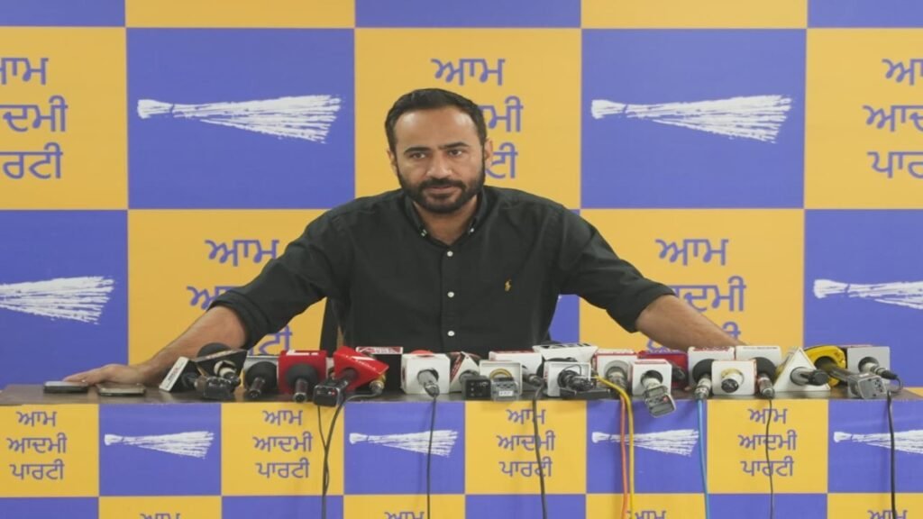 आप’ नेताओं के घर पर ED-CBI  की रेड करवाकर अमित शाह पार्टी तोड़ने की कर रहे कोशिश: मीत हेयर