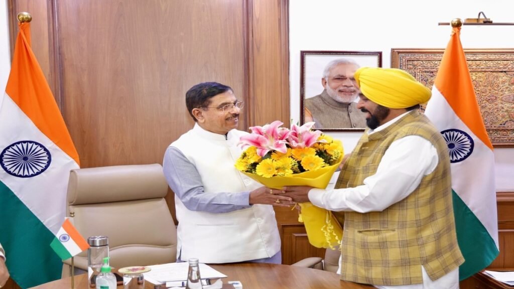 पंजाब से 155 लाख मीट्रिक टन अनाज की लिफ्टिंग के लिए केंद्र चलाएगा विशेष ट्रेनें, CM मान की बैठक रही सफल