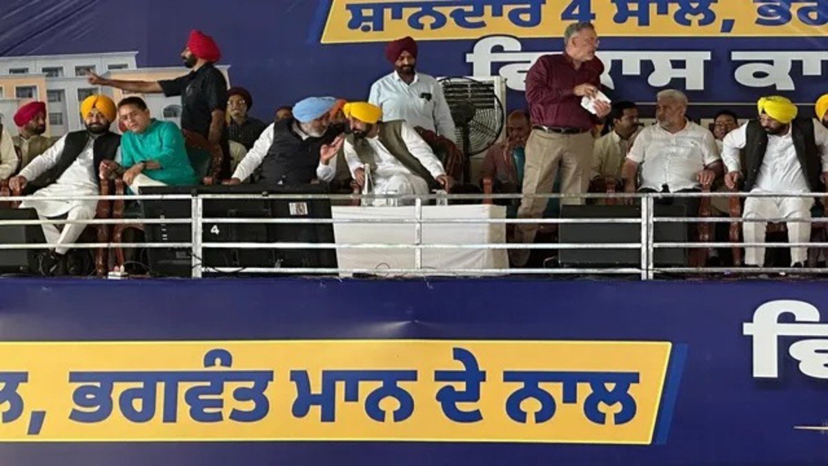 पनबस और पीआरटीसी बेड़े का विस्तार, मुख्यमंत्री मान ने 100 बसों को दिखाई हरी झंडी, विपक्ष पर बरसे