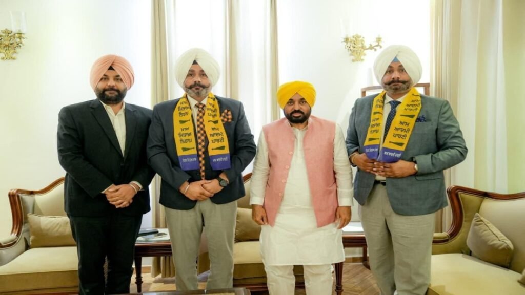 जस्सा पट्टी के बाद घुम्मण ब्रदर्स भी AAP में शामिल, CM Bhagwant Mann ने किया स्वागत