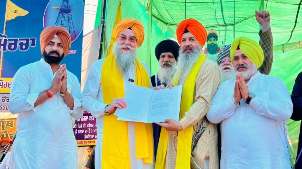 स्पीकर ने संगत को बेअदबी विरोधी बिल की प्रति सौंपी:Patiala में संधवा बोले-बेअदबी करने वालों को नहीं बख्शा जाएगा, दोषियों को मिलेगी कड़ी सजा