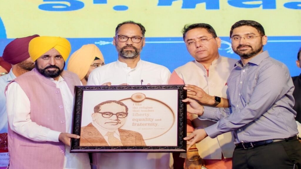 आंबेडकर जयंती पर CM भगवंत मान ने कांग्रेस-अकाली सरकारों पर साधा निशाना, कहा- ‘गरीबों को जानबूझकर रखा अनपढ़’