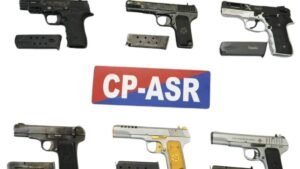 अंतरराज्यीय हथियार तस्करी गिरोह का भंडाफोड़:Amritsar Police ने 3 आरोपी हथियारों सहित किए अरेस्ट; पाकिस्तानी तस्करों से जुड़े तार