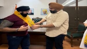 अंतरराष्ट्रीय पहलवान ‘सुपर खालसा’ आम आदमी पार्टी में शामिल