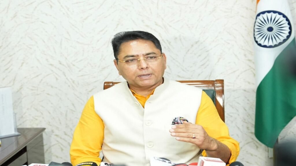 अमन अरोड़ा ने उद्योग एवं वाणिज्य मंत्री के रूप में पदभार संभाला