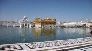 श्री गुरु हरिकृष्ण साहिब जी के प्रकाश पर्व पर श्री हरिमंदिर साहिब में उमड़ा श्रद्धालुओं का सैलाब