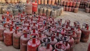1 सितंबर से LPG से जुड़े बदलेंगे कई नियम, जानें आपकी जेब पर क्या पड़ेगा असर