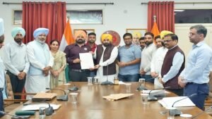 CM भगवंत सिंह मान ने आदर्श स्कूलों के शिक्षकों के वेतन में 120 प्रतिशत से अधिक बढ़ोतरी करने को दी मंजूरी