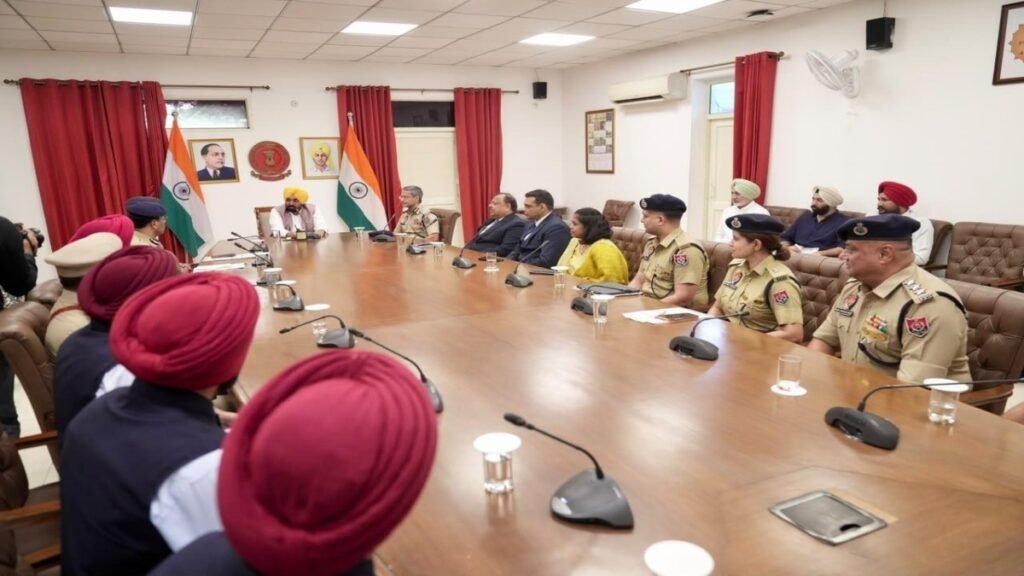 पंजाब पुलिस की विशेष यूनिट्स की CM भगवंत मान ने की समीक्षा, बदमाशों पर कार्रवाई को लेकर बड़ी जानकारी
