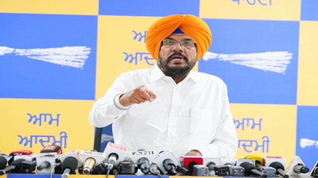 ED की कार्रवाई कोई एजेंसी रेड नहीं, बल्कि दिल्ली का पंजाब पर हमला है, पंजाबियों ने कभी ऐसी ताकतों के आगे कभी नहीं सिर नहीं झुकाया: कुलदीप सिंह धालीवाल