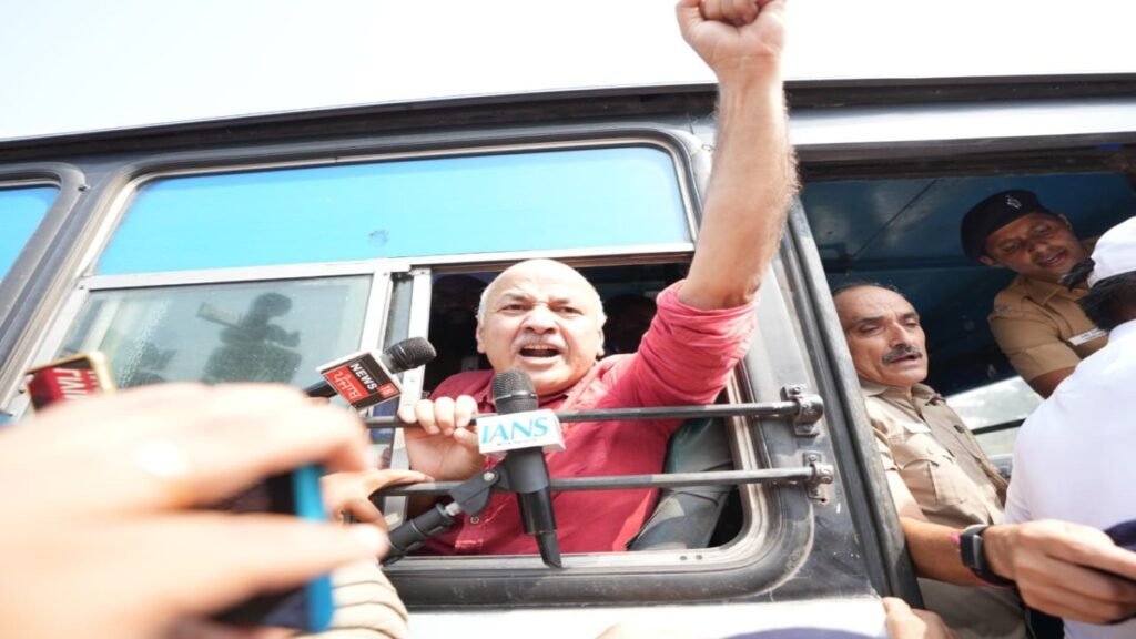 CJP के समर्थन में चंडीगढ़ में युवाओं के प्रदर्शन में शामिल हुई आप, सीईसी ज्ञानेश कुमार के इस्तीफे की मांग